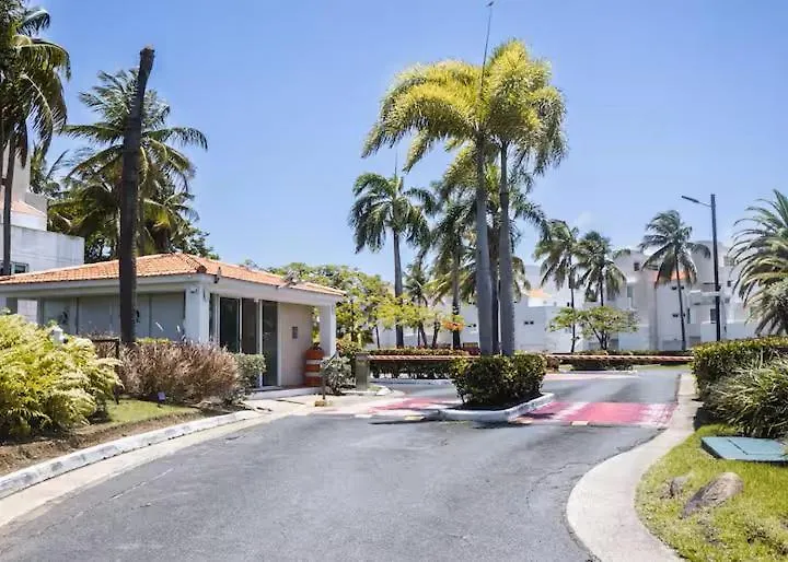 New ! Beachfront Villa - Golf, Pool & Ocean View Dorado Dom wakacyjny